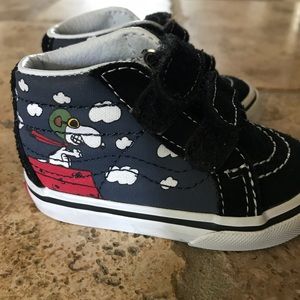 Toddler size 4 sneakers